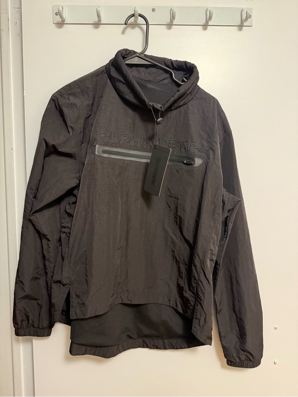 Alphalete Women's Black Windbreaker Pullover